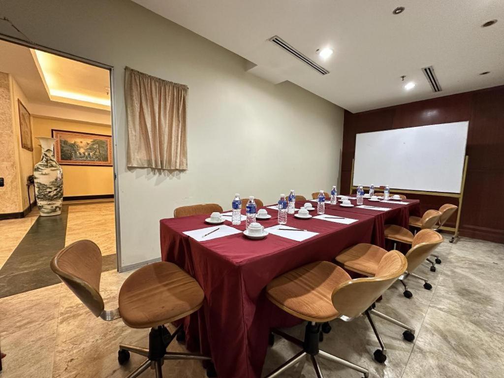Klang Histana Hotel Экстерьер фото