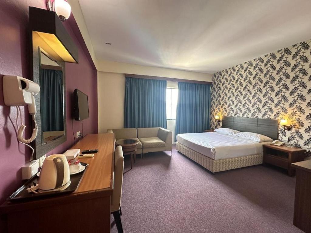 Klang Histana Hotel Экстерьер фото