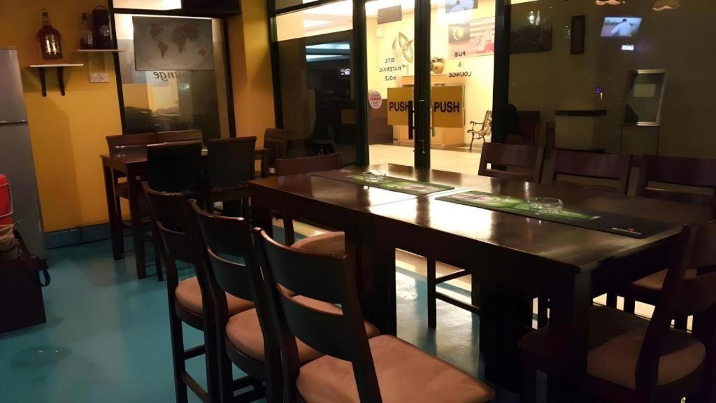 Klang Histana Hotel Экстерьер фото
