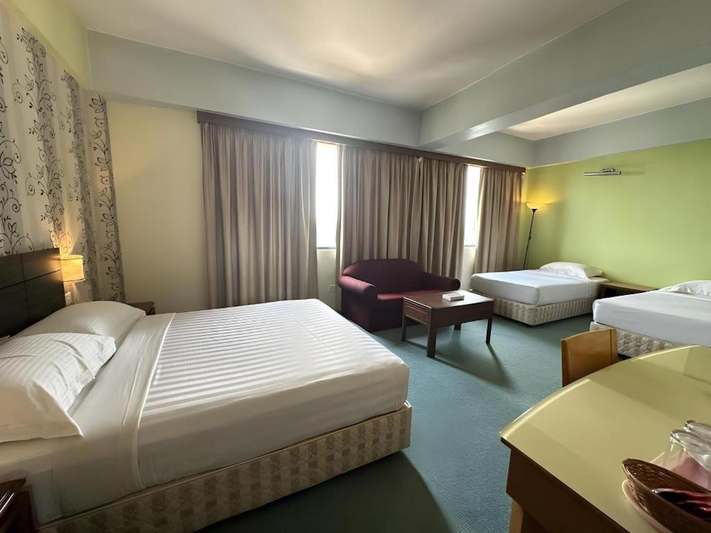 Klang Histana Hotel Экстерьер фото