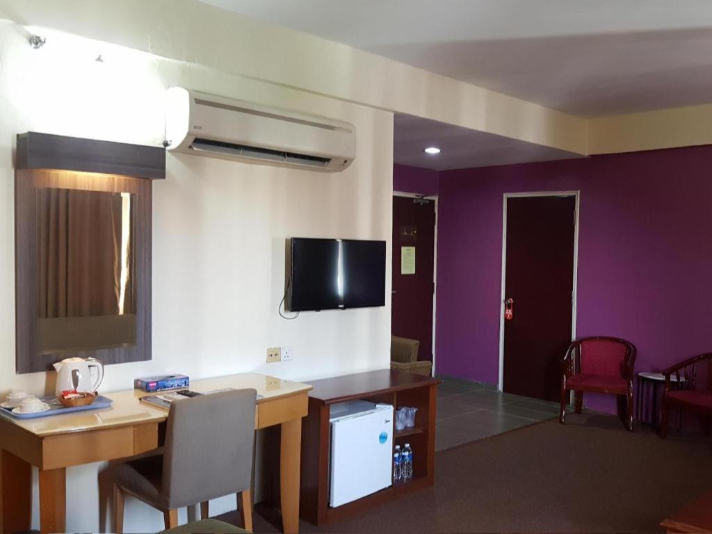 Klang Histana Hotel Экстерьер фото