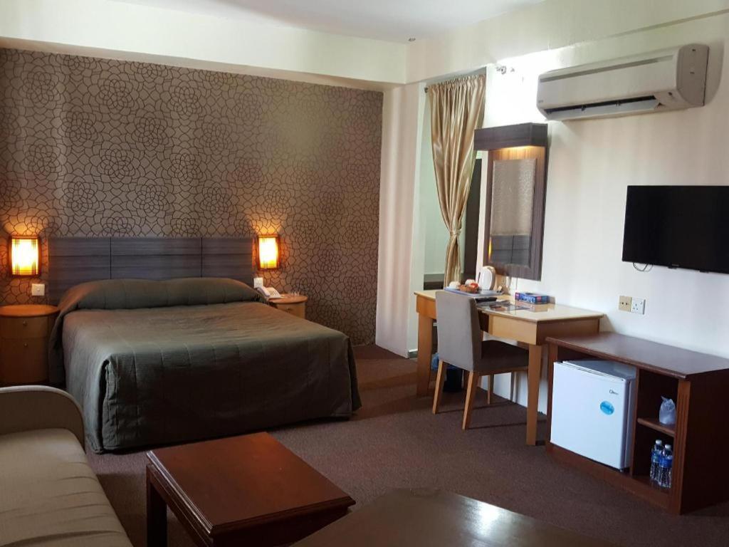 Klang Histana Hotel Экстерьер фото