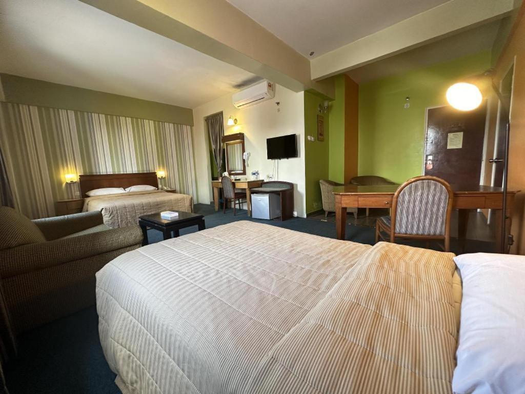 Klang Histana Hotel Экстерьер фото